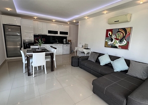 Просторная меблированная квартира с двумя балконами в Тосмуре