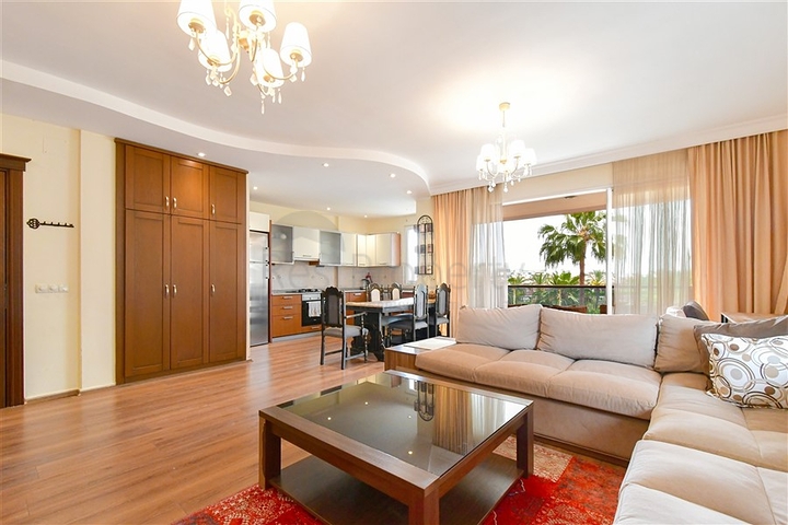 Светлая 2+1 квартира в развитом жилом комплексе в районе Тосмур