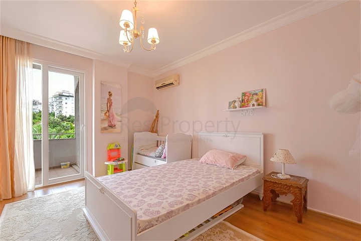 Светлая 2+1 квартира в развитом жилом комплексе в районе Тосмур