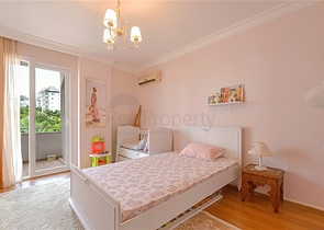 Светлая 2+1 квартира в развитом жилом комплексе в районе Тосмур