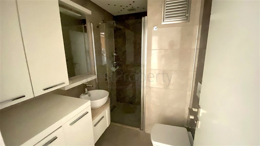 Светлая меблированная квартира 1+1 в развитом районе Клеопатра