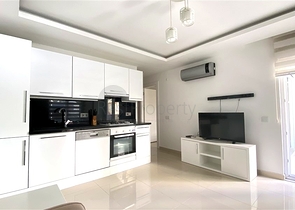 Светлая меблированная квартира 1+1 в развитом районе Клеопатра