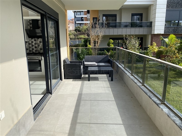 Уютный садовый дуплекс в благоустроенном жилом комплексе