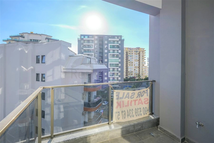 Квартира 1+1 с балконом и инфраструктурой в районе Махмутлар