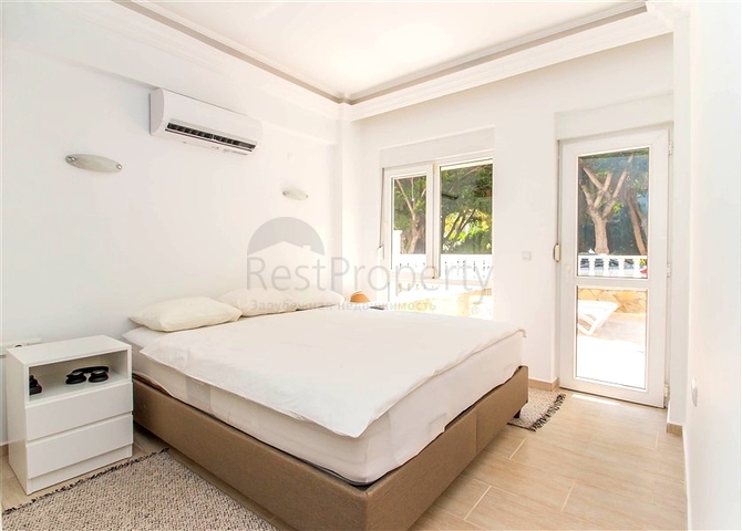 Квартира 2+1 с террасой и бассейном в районе Клеопатра