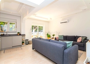 Квартира 2+1 с террасой и бассейном в районе Клеопатра