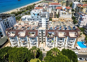 Квартира 2+1 с террасой и бассейном в районе Клеопатра