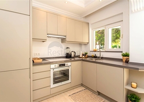 Квартира 2+1 с террасой и бассейном в районе Клеопатра