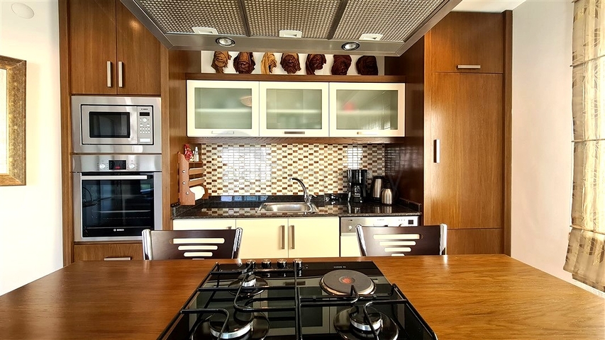 Квартира 2+1 с бассейнами и инфраструктурой комплекса в районе Кестель