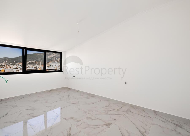 Пентхаус 2+2 с террасой и инфраструктурой комплекса в районе Клеопатра