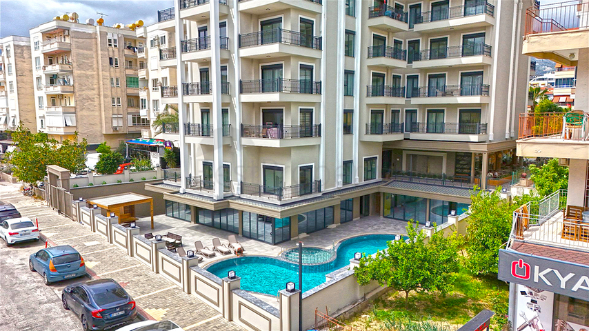 Пентхаус 2+2 с террасой и инфраструктурой комплекса в районе Клеопатра