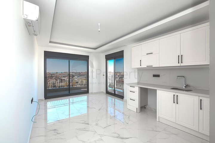 Пентхаус 2+2 с террасой и инфраструктурой комплекса в районе Клеопатра