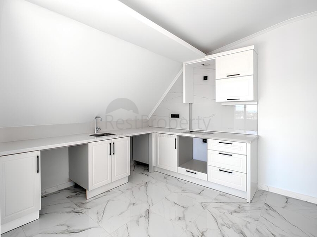 Пентхаус 2+2 с террасой и инфраструктурой комплекса в районе Клеопатра