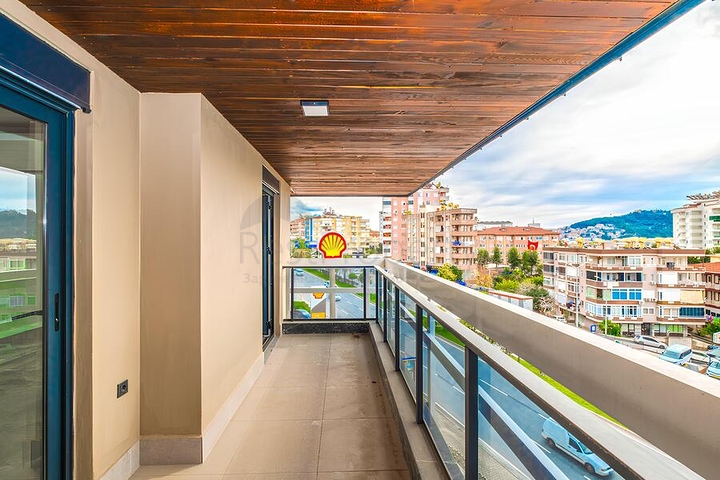 Пентхаус 3+1 с террасой и инфраструктурой в районе Клеопатра