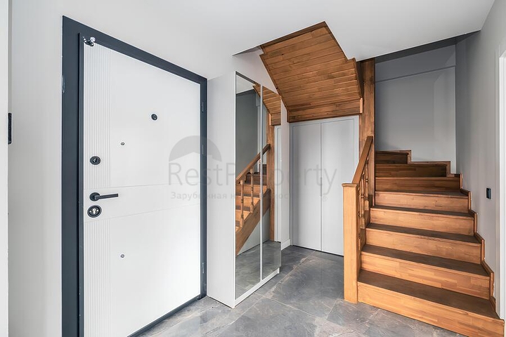 Пентхаус 3+1 с террасой и инфраструктурой в районе Клеопатра