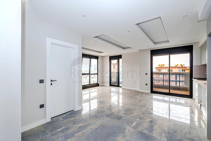 Пентхаус 3+1 с террасой и инфраструктурой в районе Клеопатра