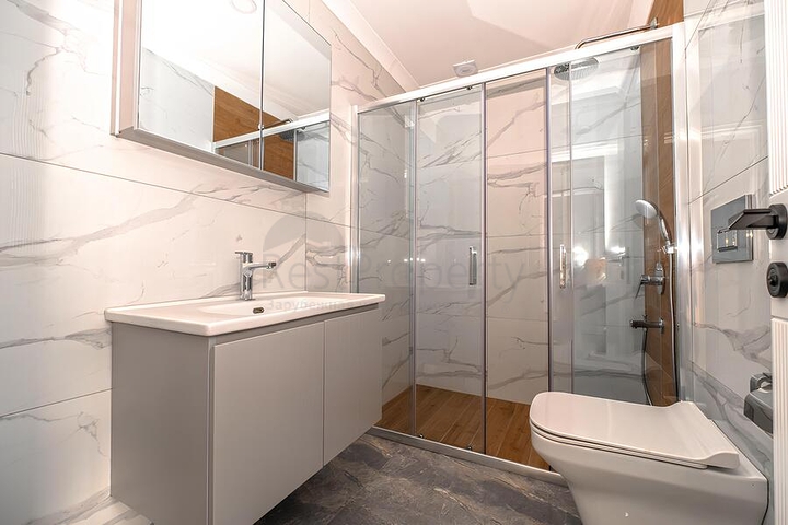 Пентхаус 3+1 с террасой и инфраструктурой в районе Клеопатра