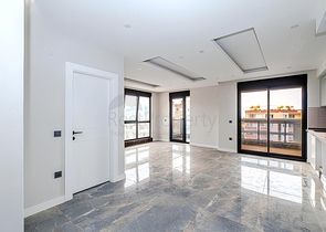 Пентхаус 3+1 с террасой и инфраструктурой в районе Клеопатра