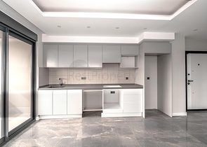 Пентхаус 3+1 с террасой и инфраструктурой в районе Клеопатра