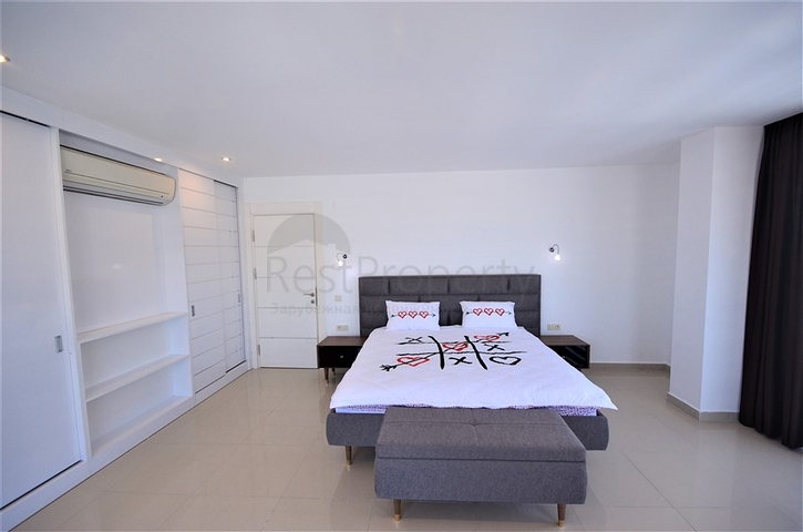 Пентхаус 3+1 с террасой и инфраструктурой комплекса в районе Тосмур