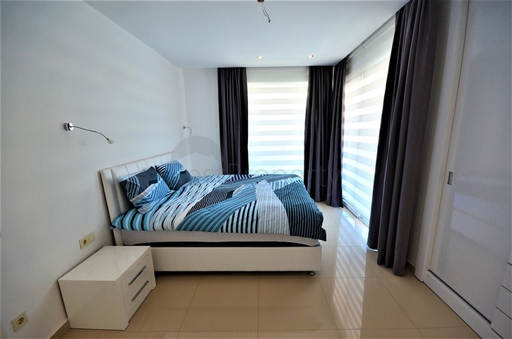 Пентхаус 3+1 с террасой и инфраструктурой комплекса в районе Тосмур