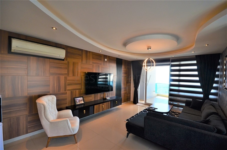 Пентхаус 3+1 с террасой и инфраструктурой комплекса в районе Тосмур