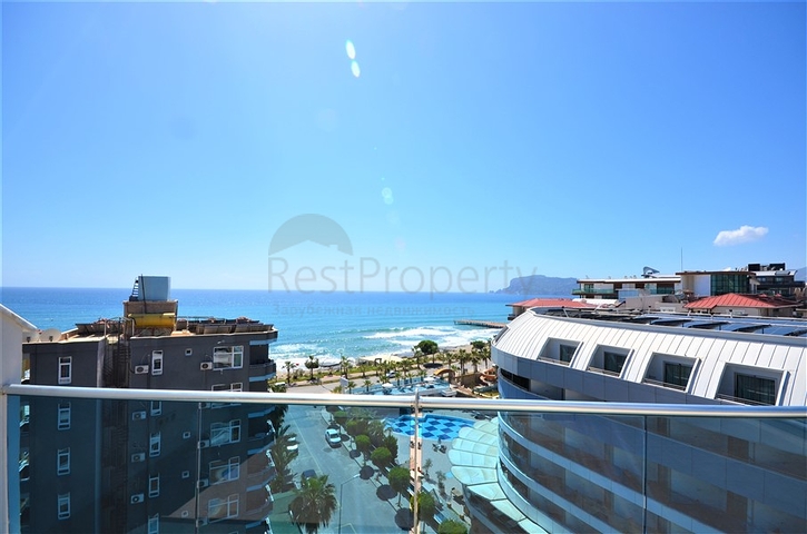 Пентхаус 3+1 с террасой и инфраструктурой комплекса в районе Тосмур