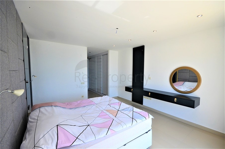 Пентхаус 3+1 с террасой и инфраструктурой комплекса в районе Тосмур