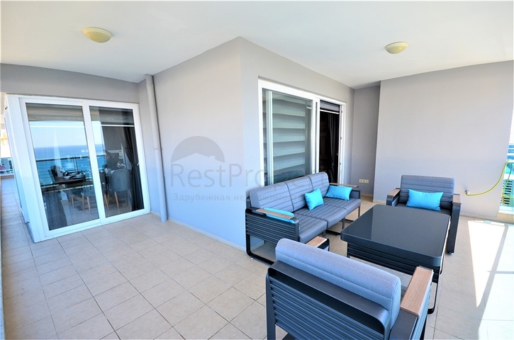 Пентхаус 3+1 с террасой и инфраструктурой комплекса в районе Тосмур