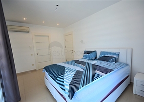 Пентхаус 3+1 с террасой и инфраструктурой комплекса в районе Тосмур