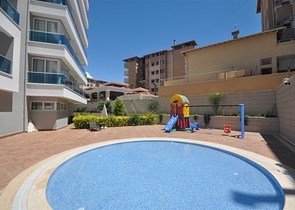 Пентхаус 3+1 с террасой и инфраструктурой комплекса в районе Тосмур