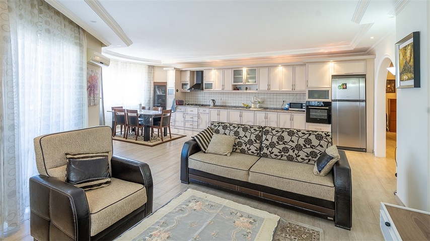 Просторное семейное жильё 2+1 с инфраструктурой для комфортной жизни в Тосмуре