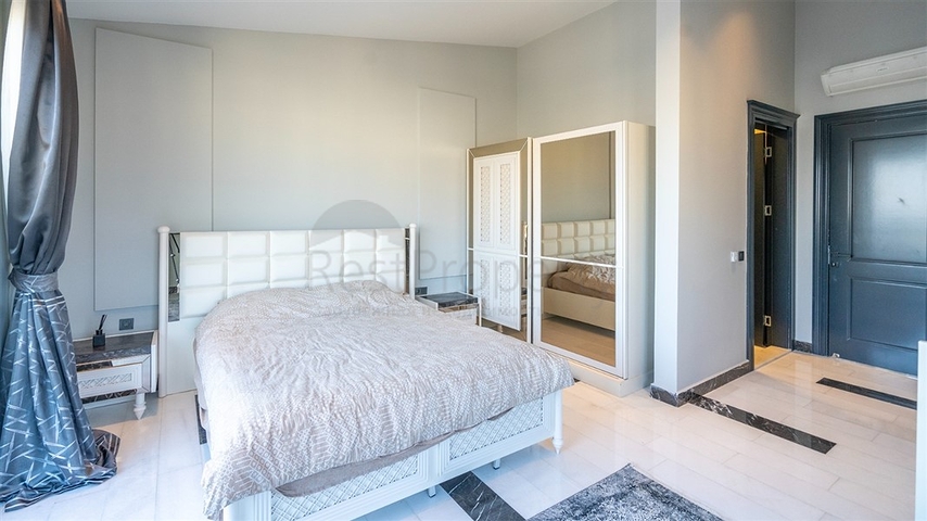 Пентхаус 3+1 с террасой и полной инфраструктурой в районе Оба