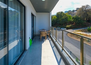 Уютная 1+1 в современном жилом комплексе Каргыджака с развитой внутренней инфраструктурой