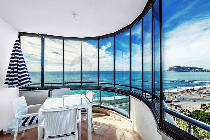 Просторная квартира 3+1 в районе Тосмур в 50 метрах от моря