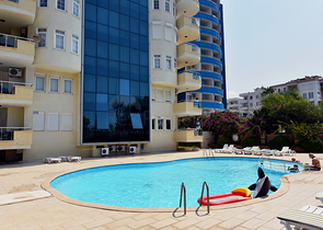 Просторная квартира 3+1 в районе Тосмур в 50 метрах от моря