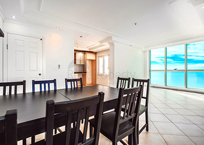 Просторная квартира 3+1 в районе Тосмур в 50 метрах от моря