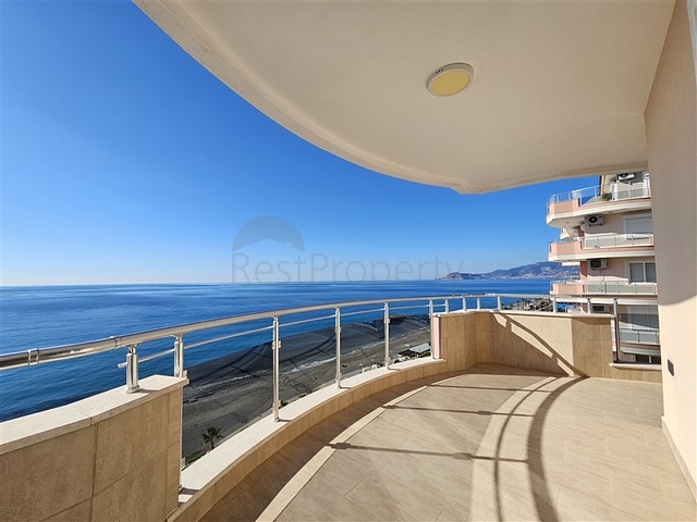 Просторная квартира 2+1 в районе Махмутлар на первой линии