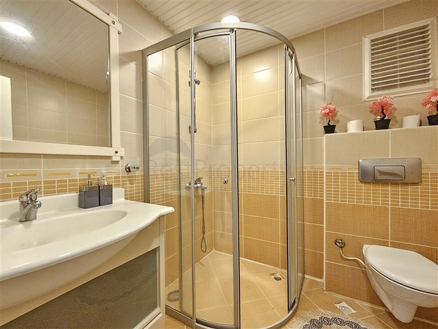 Просторная квартира 2+1 в районе Махмутлар на первой линии