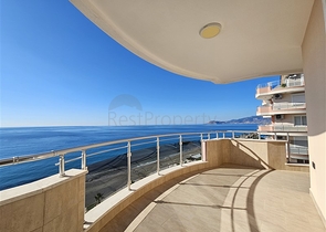 Просторная квартира 2+1 в районе Махмутлар на первой линии