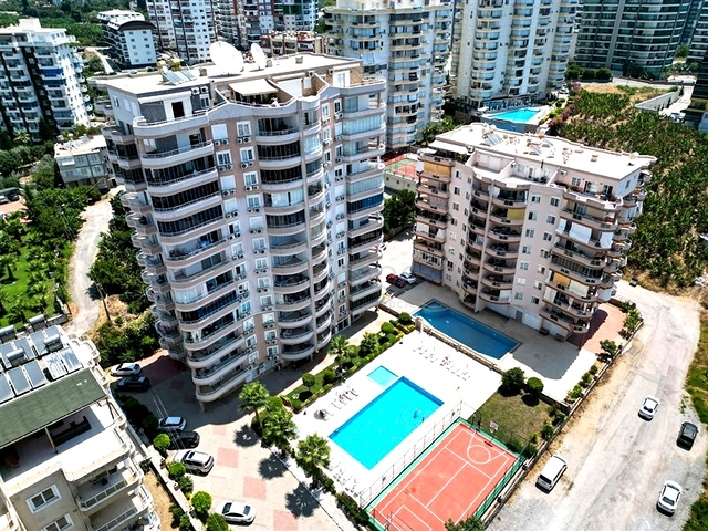 Просторная 2+1 в Махмутларе рядом с центром и морем