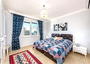 Двухуровневая квартира 4+1 с террасой в районе Тосмур