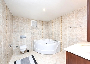 Двухуровневая квартира 4+1 с террасой в районе Тосмур