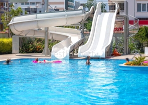 Двухуровневая квартира 4+1 с террасой в районе Тосмур