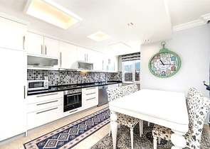 Двухуровневая квартира 4+1 с террасой в районе Тосмур