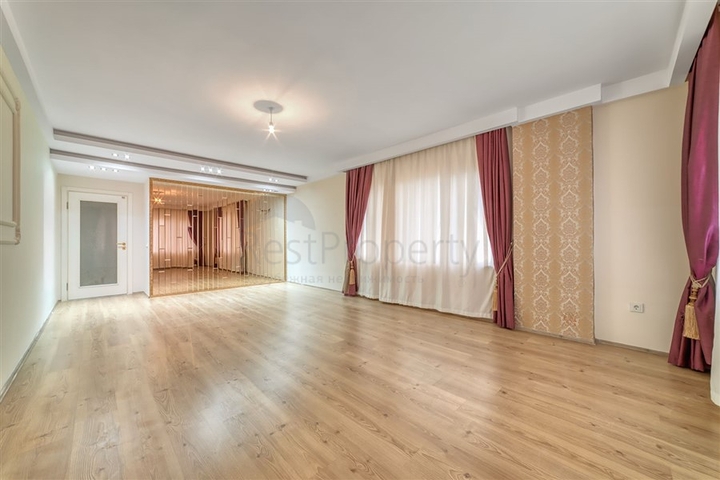 Просторная квартира 3+1 с отдельной кухней в районе Оба