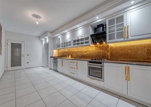 Просторная квартира 3+1 с отдельной кухней в районе Оба