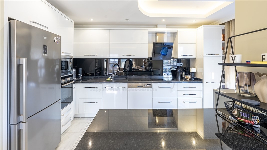 Двухуровневый пентхаус 4+1 в районе Оба с террасой и полной инфраструктурой