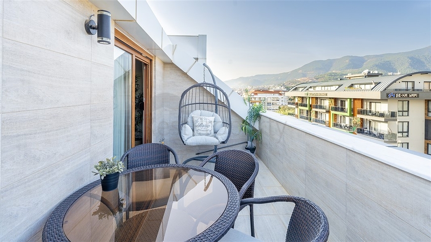 Двухуровневый пентхаус 4+1 в районе Оба с террасой и полной инфраструктурой