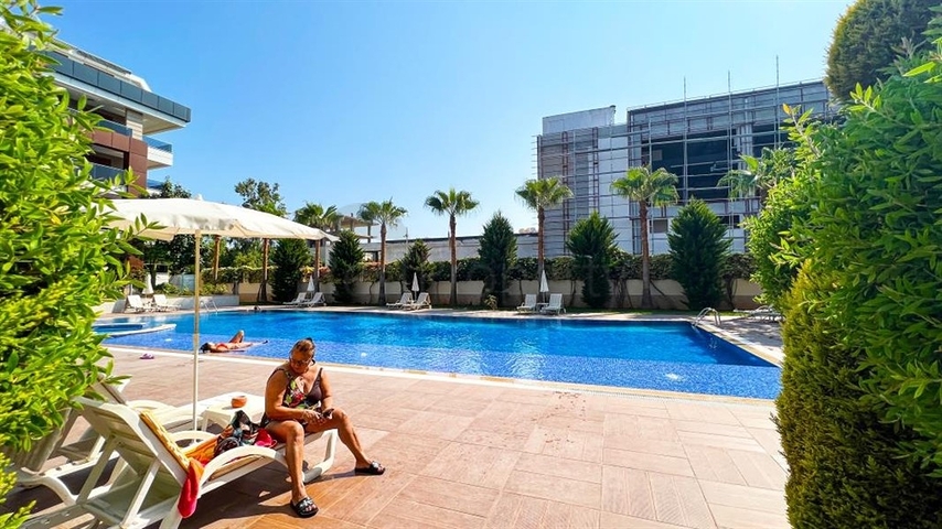 Двухуровневый пентхаус 4+1 в районе Оба с террасой и полной инфраструктурой